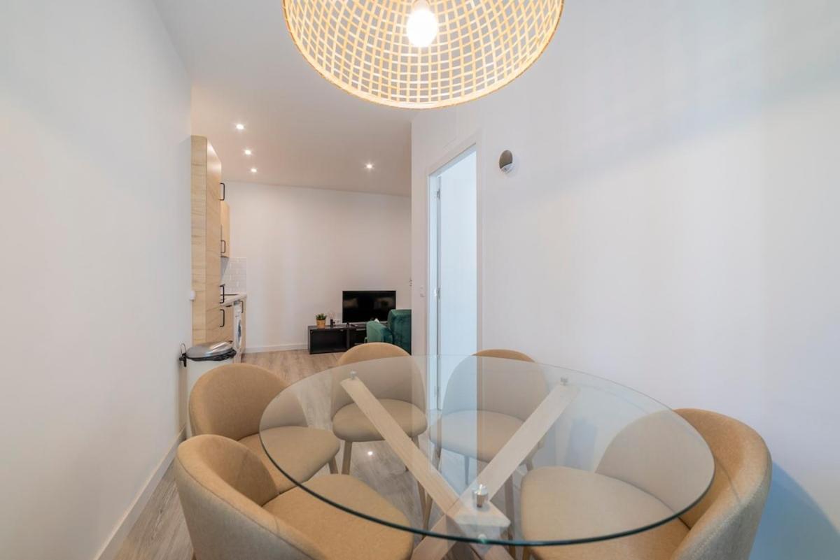 Encantador Apartamento Atocha マドリード エクステリア 写真